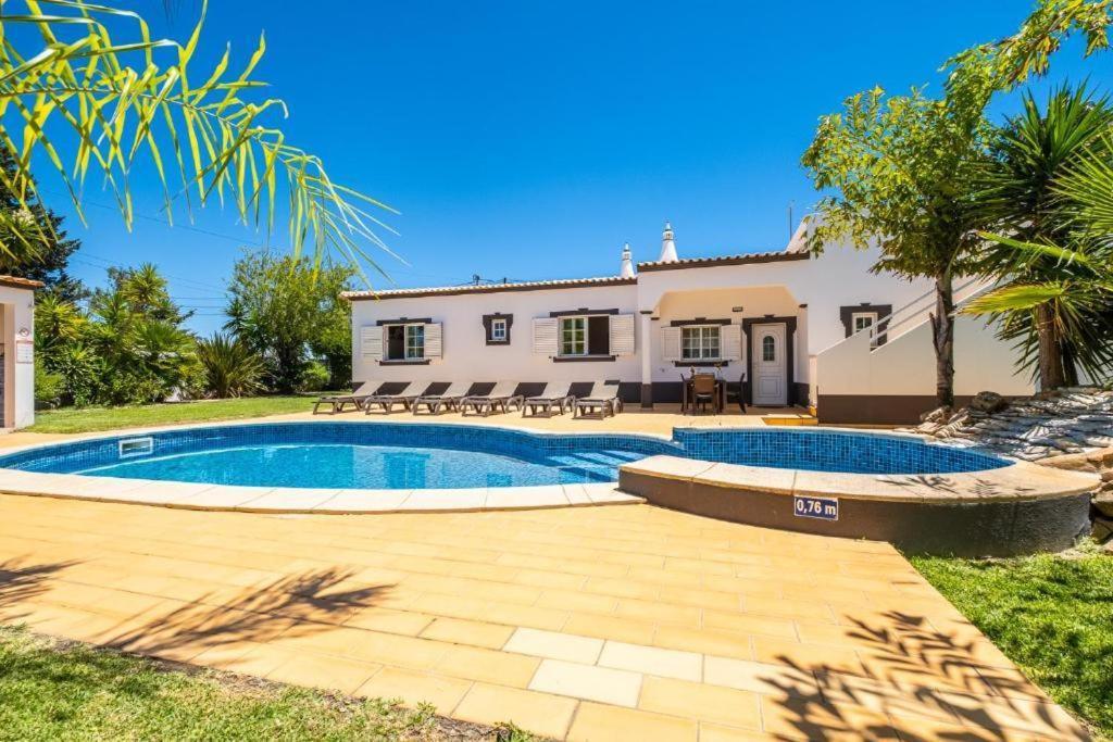 Amendoeira Villa
